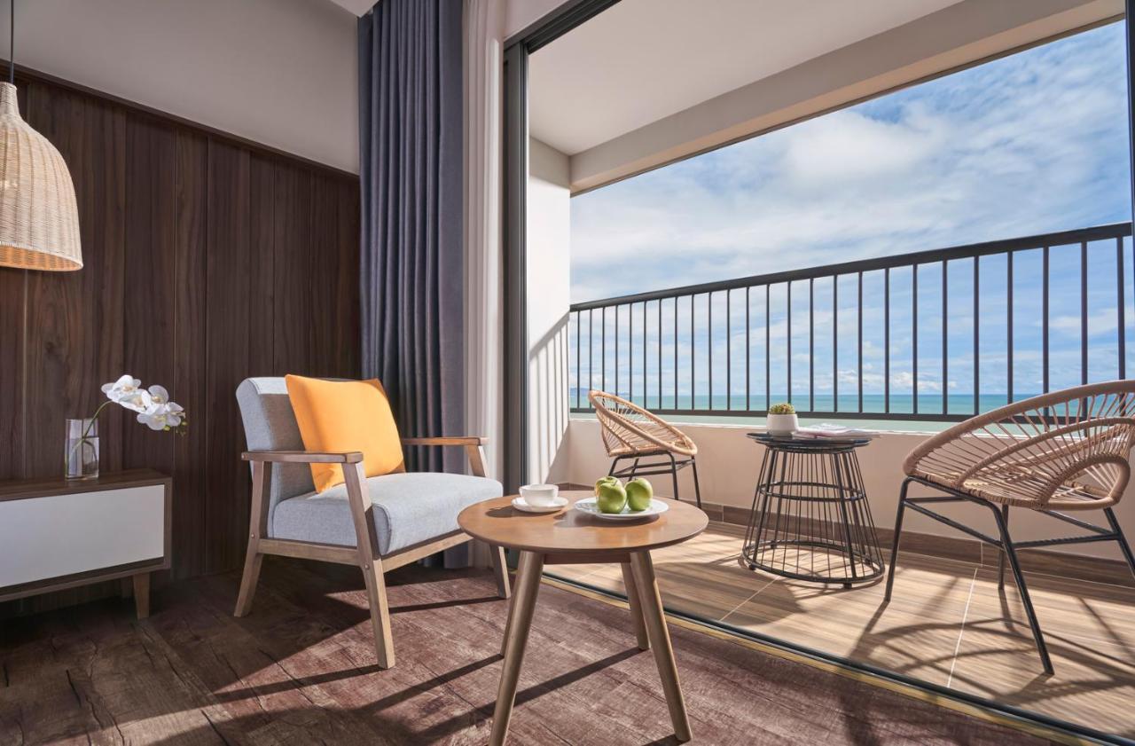 โรงแรมเวียส หวุงเต่า ภายนอก รูปภาพ A balcony