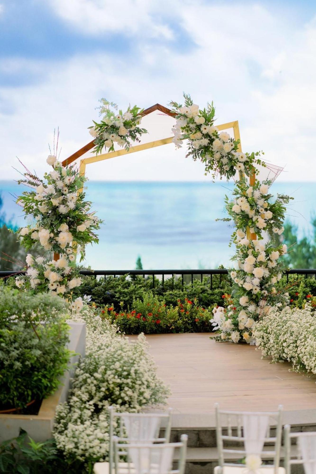 โรงแรมเวียส หวุงเต่า ภายนอก รูปภาพ A wedding arch